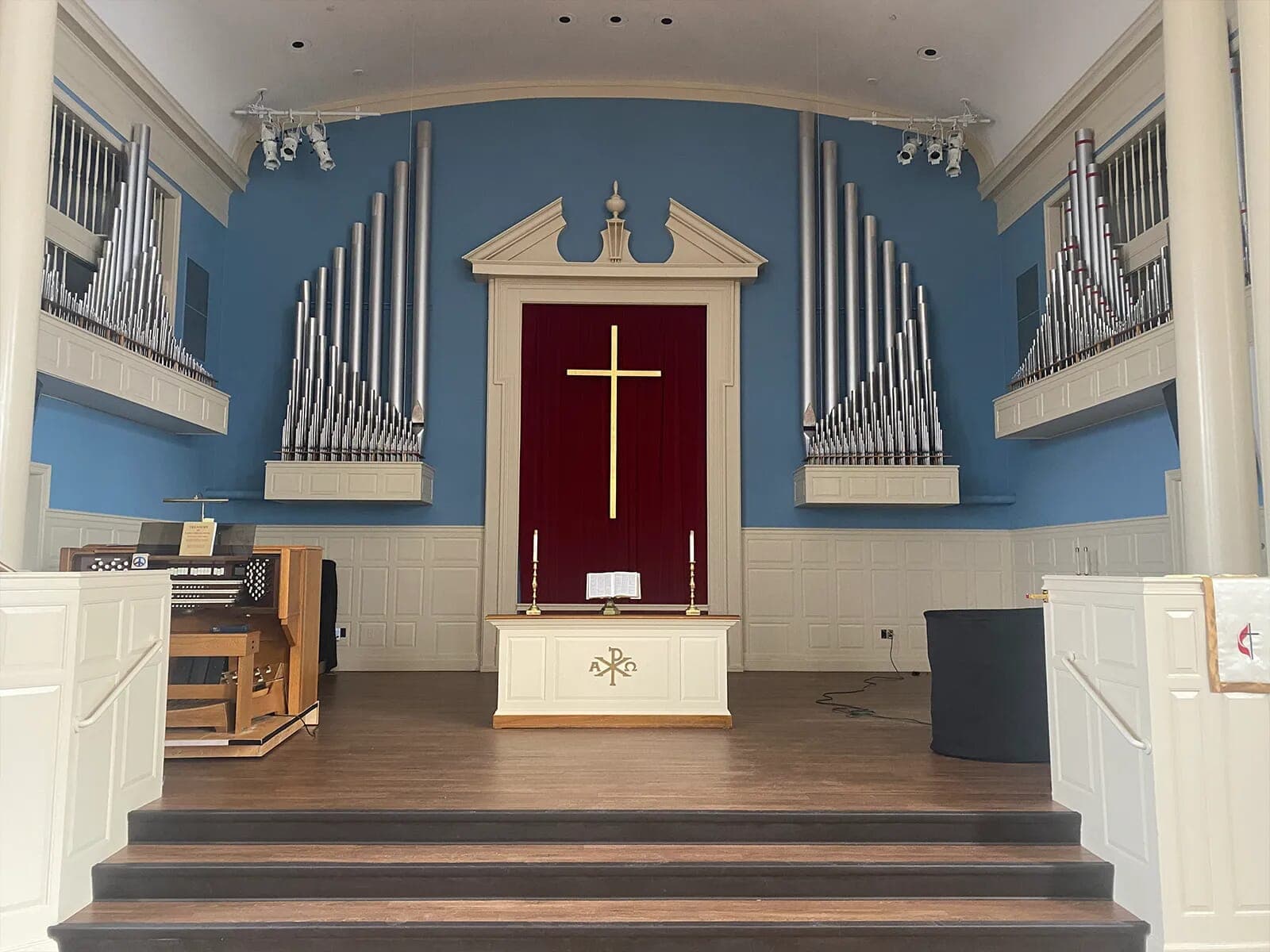 Clarkston UMC sanctuary